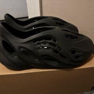 Yeezy Onyx Foam Rnrs